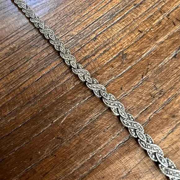 Vintage 925 silver Marcasite Hugs Kisses bracelet filigree, 7.5”, double clasp - Picture 1 of 6